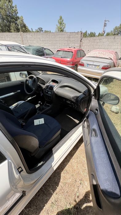 Peugeut 206 com junta da cabeça queimada