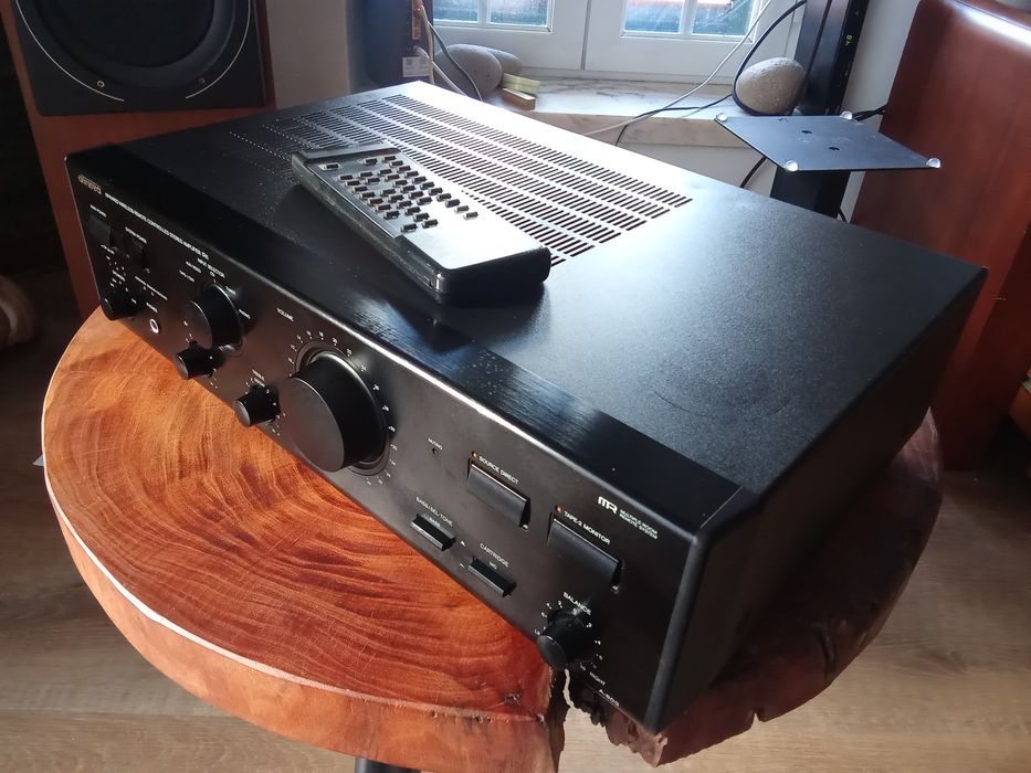 Amplificador Onkyo A-803 com comando