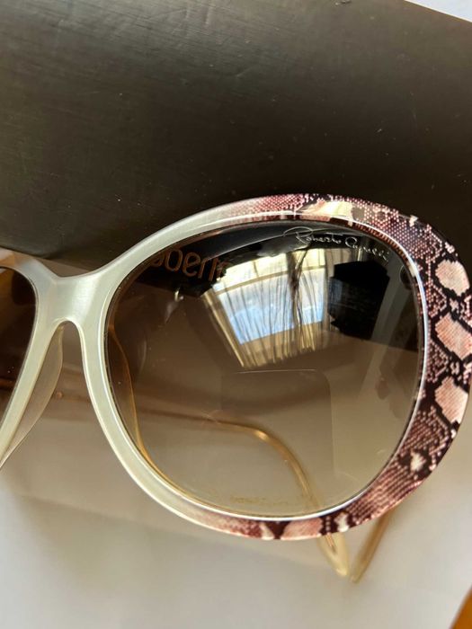 Óculos de Sol - Marca Roberto Cavalli - Mod. RC727S