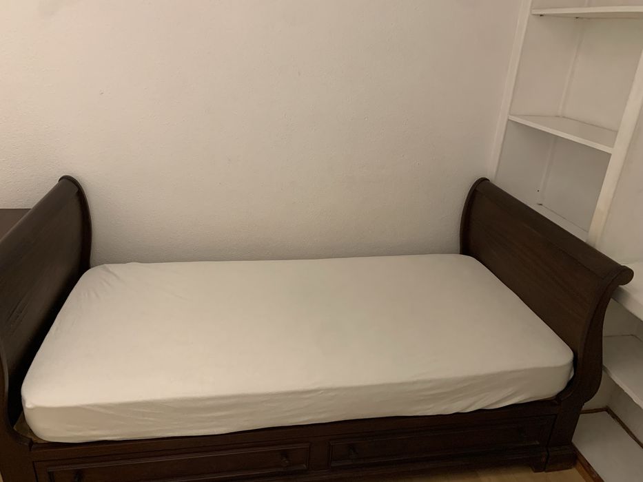 Cama de solteiro dupla + 2 colchões