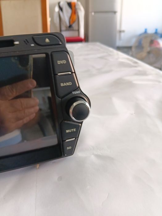 Auto -Radio Multimédia  com navegação GPS integrada formato 2 DIN ( usado bom estado)
