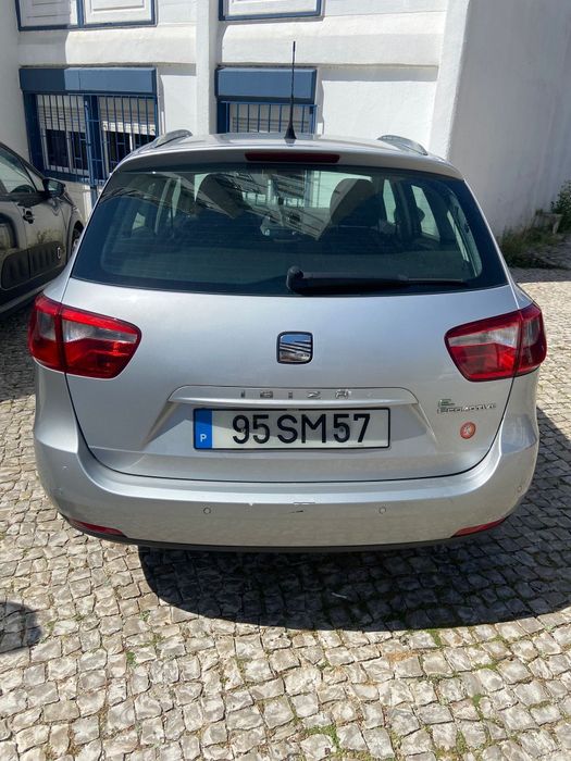 SEAT Ibiza SEAT Ibiza ST 1.2 TDI Ecomotive (2012) – Económica e Pronta a Circular
Descrição do Veículo
Vendo SEAT Ibiza ST (Carrinha) de 2012, motor 1