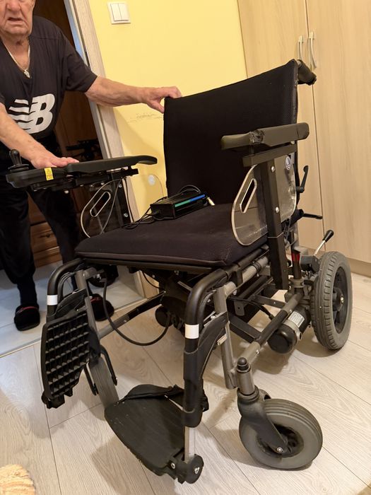 wozek inwalidzki elektryczny