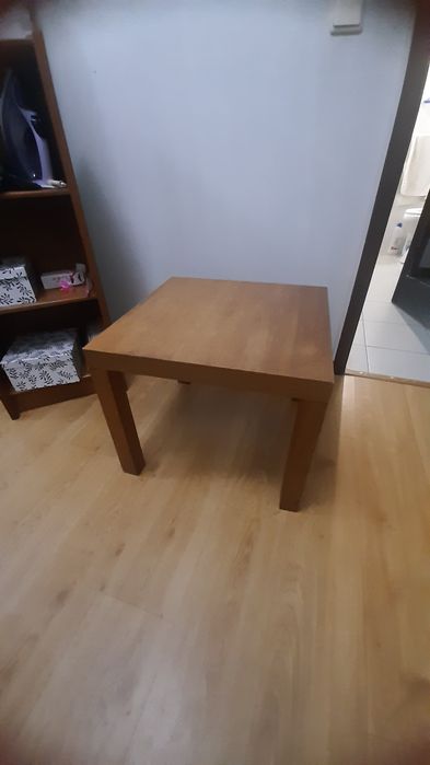 Mesa pequena de apoio