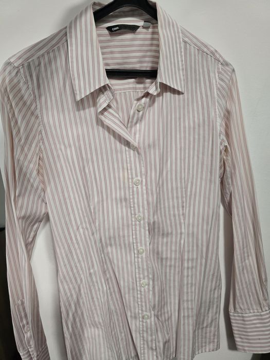 Camisa às riscas