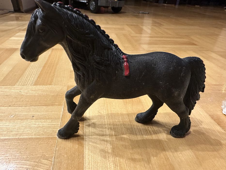 Konie koniki Schleich 15 sztuk plus 17 innych gratis