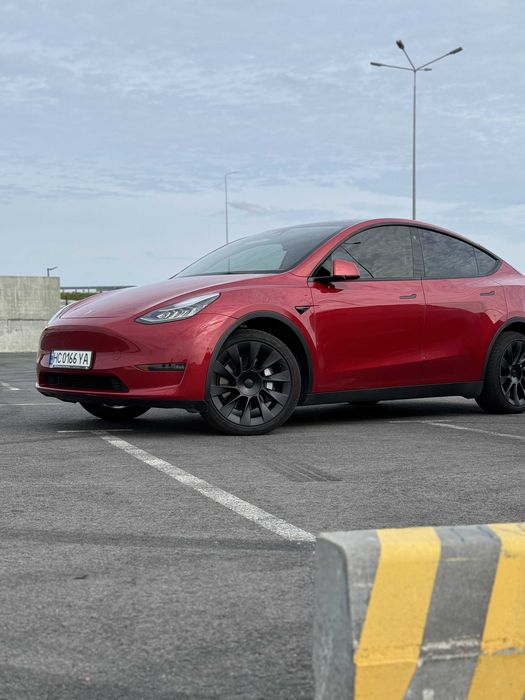 Автоінструктор. Приватні уроки водіння. Інструктор з водіння. Tesla