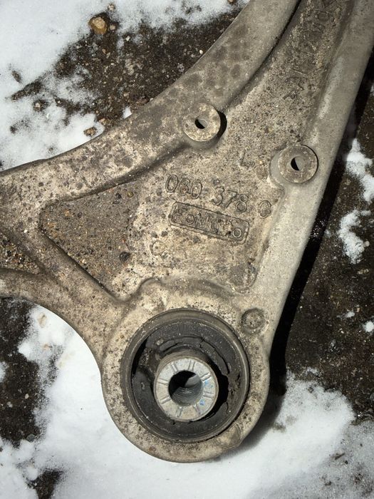 Продам передні ричаги на Ford Fusion