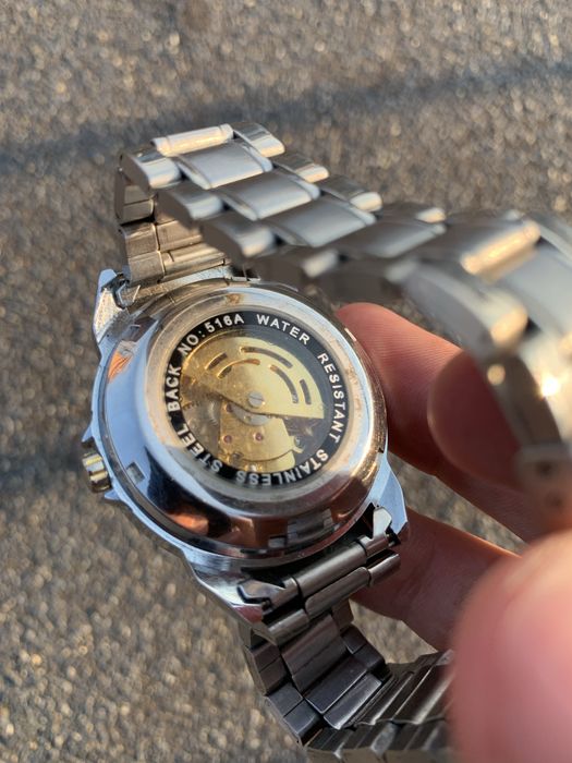 Годиник omega золотий механізм