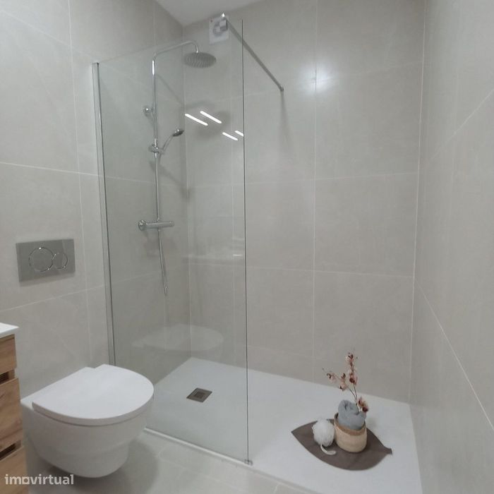 T3 Remodelado com Suite, Open Space e Arrecadação junto ao Colombo