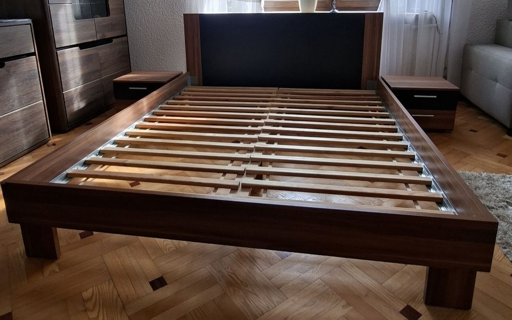 Łóżko małżeńskie 160x200 ze stelażem + 2 szafki nocne (komplet)