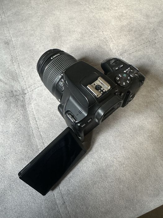 CANON EOS 250D + lente