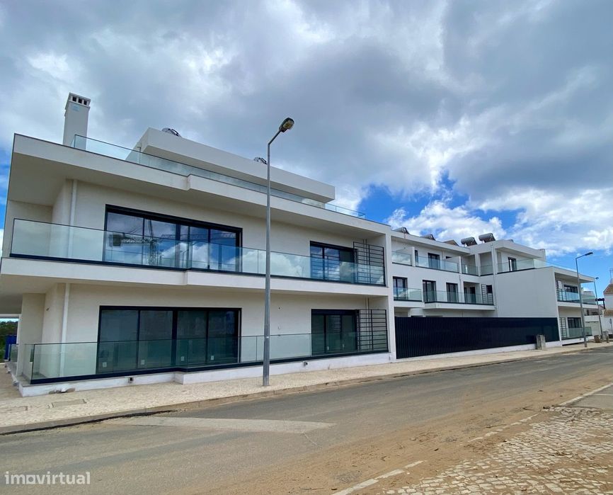 Apartamento em condomínio privado com piscina, no Algarve.