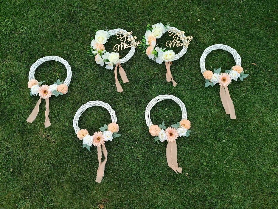 Obręcze/ wianki, Dom Panny Młodej, Dom Pana Młodego