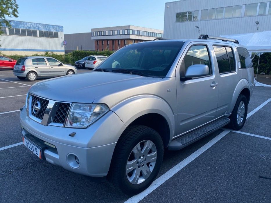 Nissan Pathfinder TEKNA_2006r._2,5D_175KM_4x4_Xenon_Skóry_Szyberdach_Kamera_Nawigacja