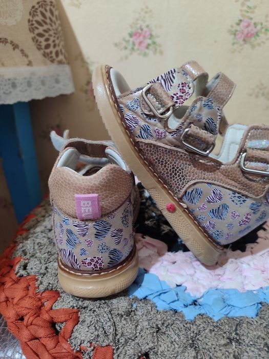 Дитячі босоніжки ортопедичні на дівчинку