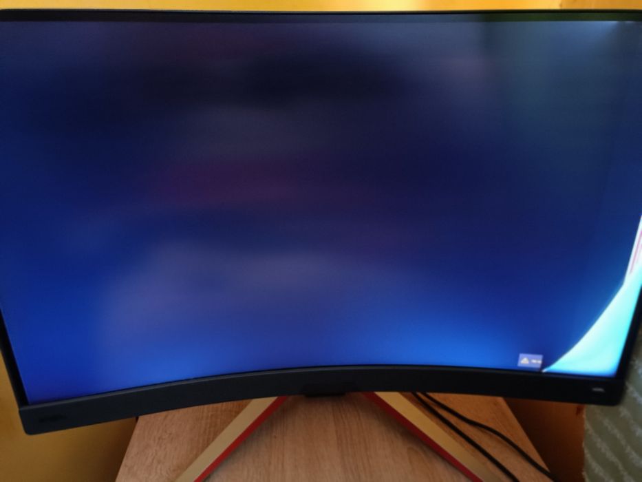 Monitor             .