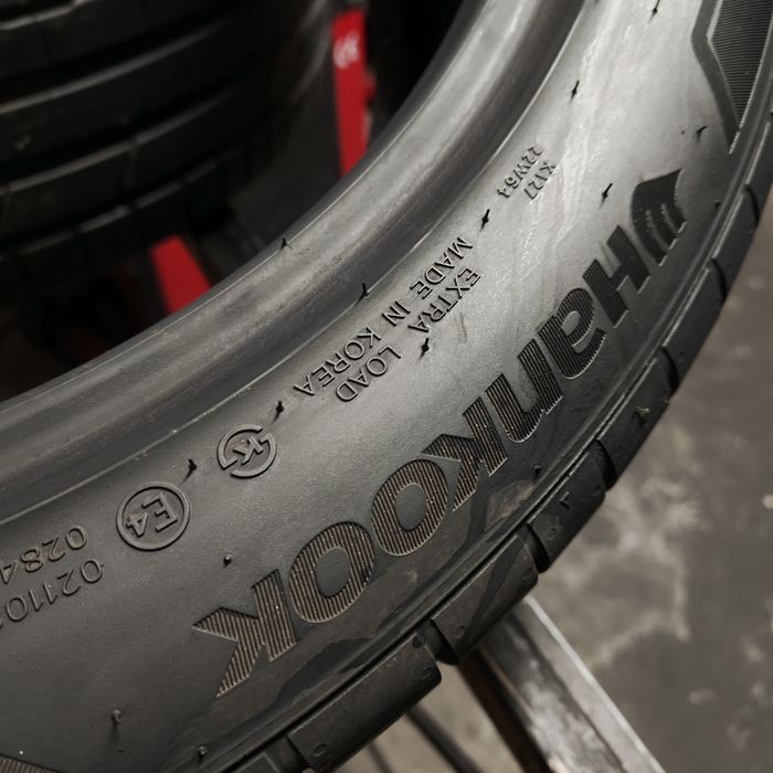 245/45/19 XL Sprzedam parę opon letnich Hankook
