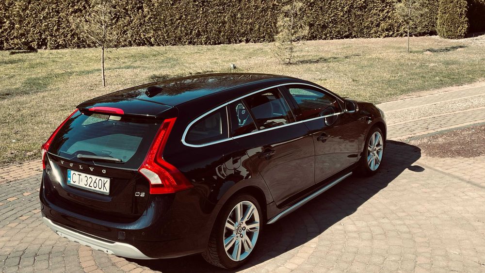 Volvo V60 Momentum diesel 2.0 163KM automat felgi 18 cali