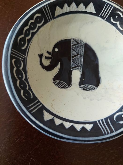 Steatyt - Kenia -Rękodzieło -Spodeczek- Graffiti- Słoń