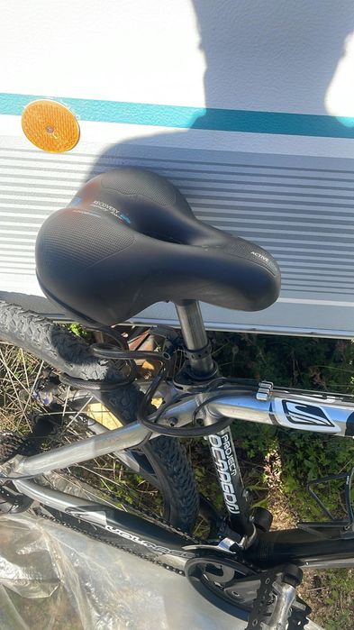Bicicleta Scott YZ1 travões de disco e suspensão