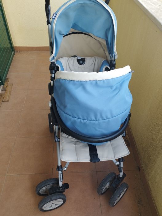 Carrinho com ovo para bebé.