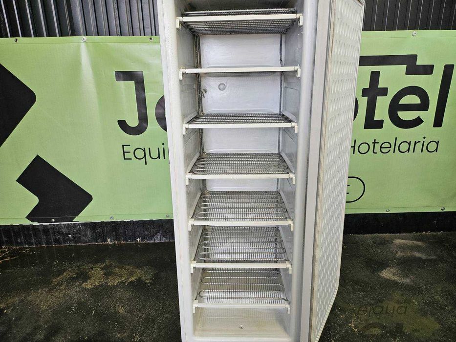 Frigoríficos e congeladores em inox com garantia