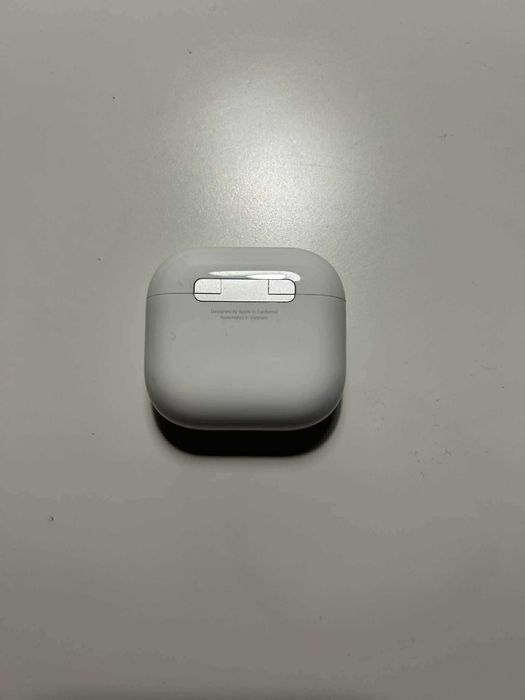 Słuchawki Apple AirPods 4
