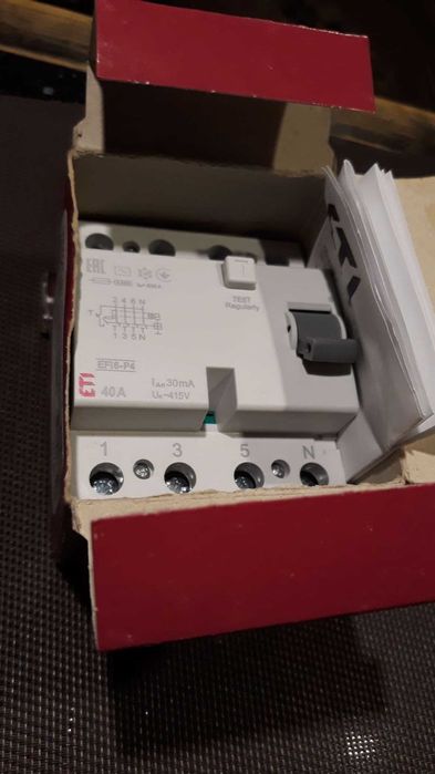 Esy bezpieczniki, różnicówki Rcd itp NOWE Schneider/Hager/ Eti