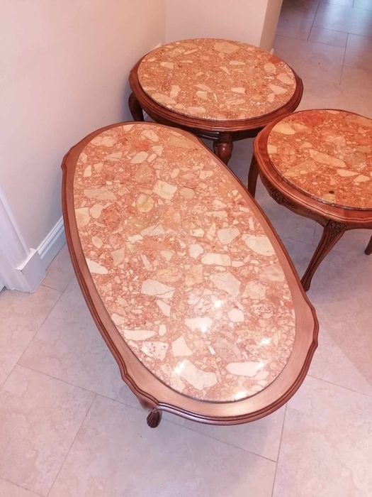 Owalny stolik dębowy z kamieniem