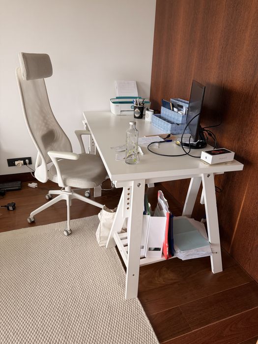 Secretaria Ikea ( tampo e cavaletes)