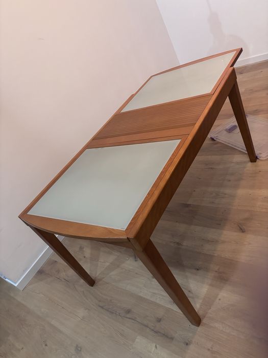 Mesa extensível.
