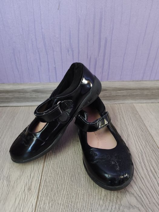 Продам дитячі туфлі /черевички 28 р.