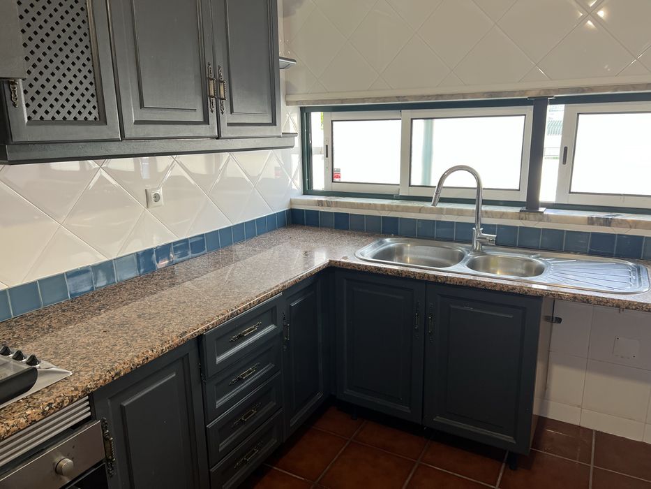 Moveis de cozinha  com forno e placa a gás
