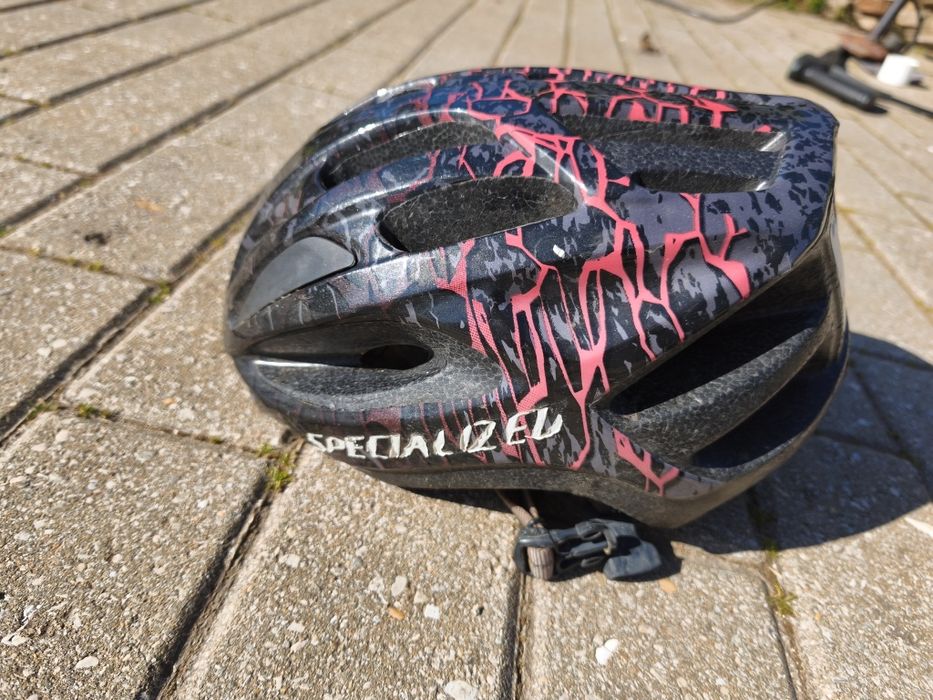 Bicicleta Specialized Roda 20, inclui capacete