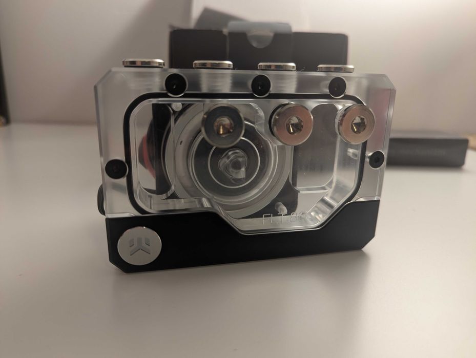 EK-Quantum Kinetic FLT 80 D5 PWM D-RGB - Plexi