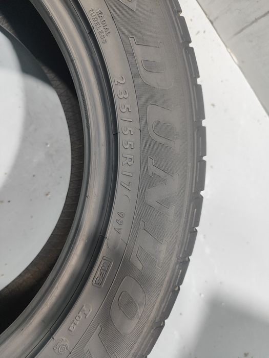 2 pneus semi novos 235-55R17 Dunlop - Oferta dos portes