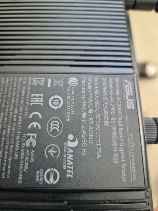 Беспроводной маршрутизатор (роутер) Asus AC68U