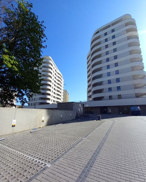 Do wynajęcia 2 pokoje balkon garaż na długi okres