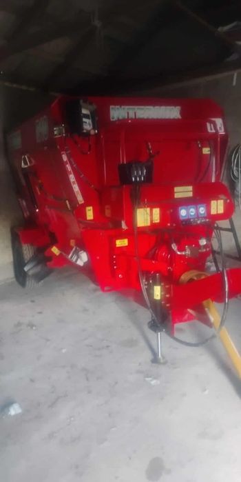 Wóz paszowy intermix r10