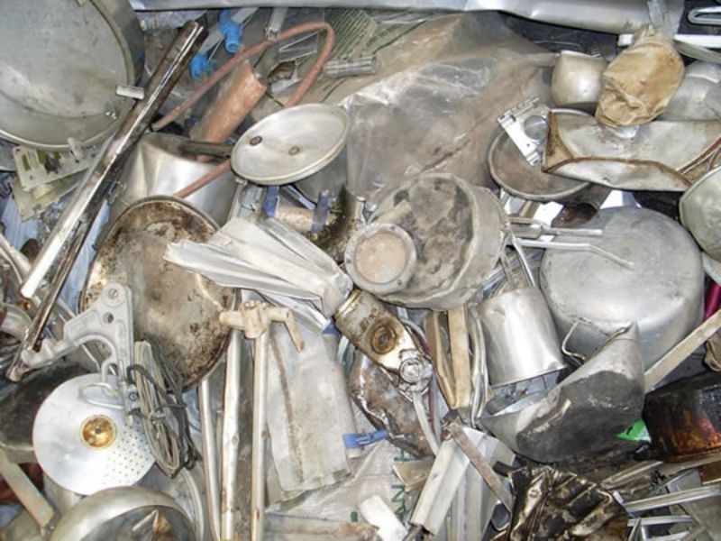 Faço recolha de sucatas e entulho ao domicílio