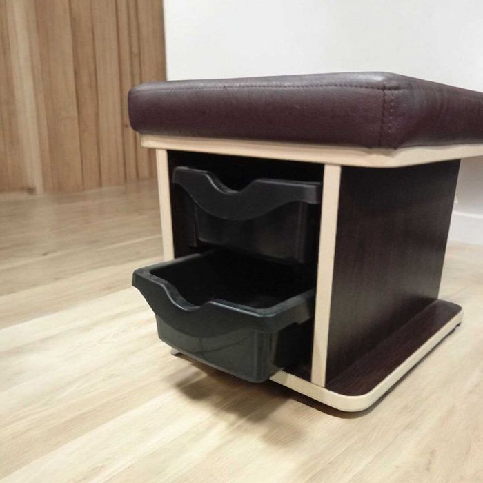 Пуф для майстра педикюру з ящиками