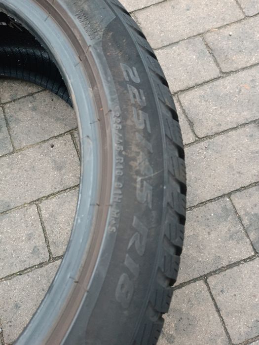 225/45R18 Pirelli Sottozero3 MO