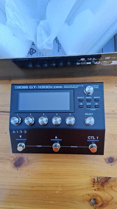 BOSS GT 1000 procesor gitarowy.
