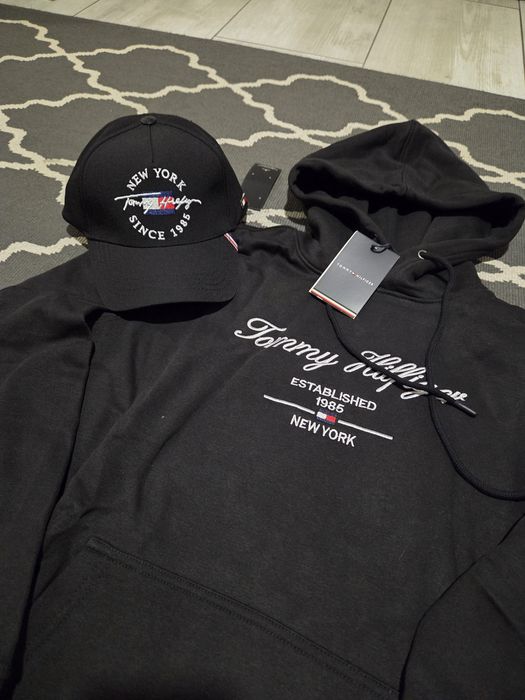 Tommy Hilfiger zestaw bluza r.M czarna plus czapka