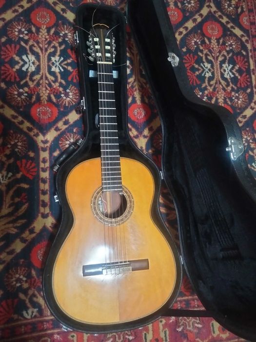 Продам класичну гітару.