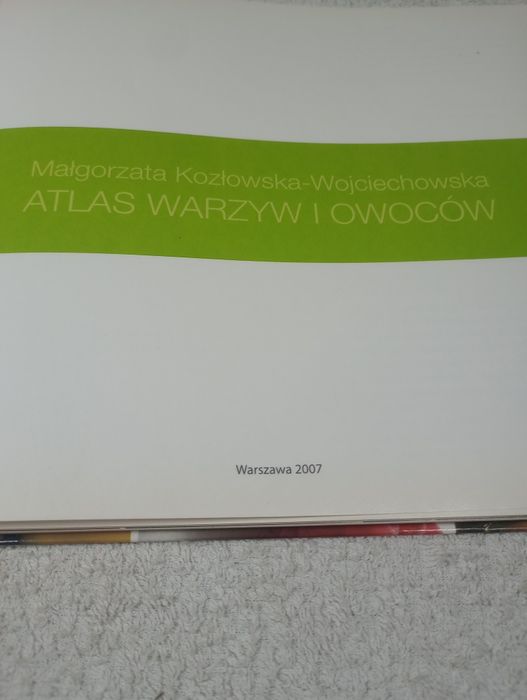 Atlas warzyw i owoców.