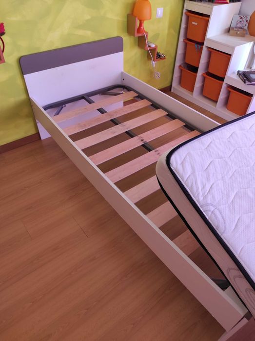 Cama de solteiro com colchão