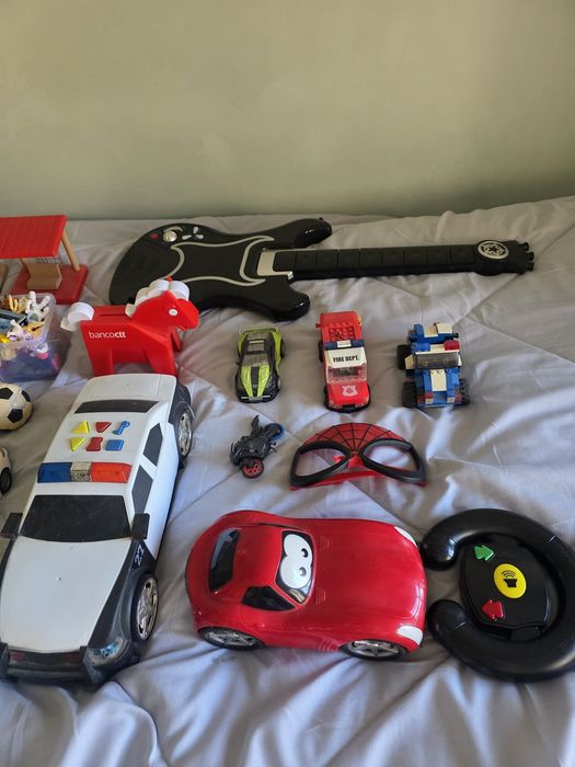 Vendo brinquedos menino