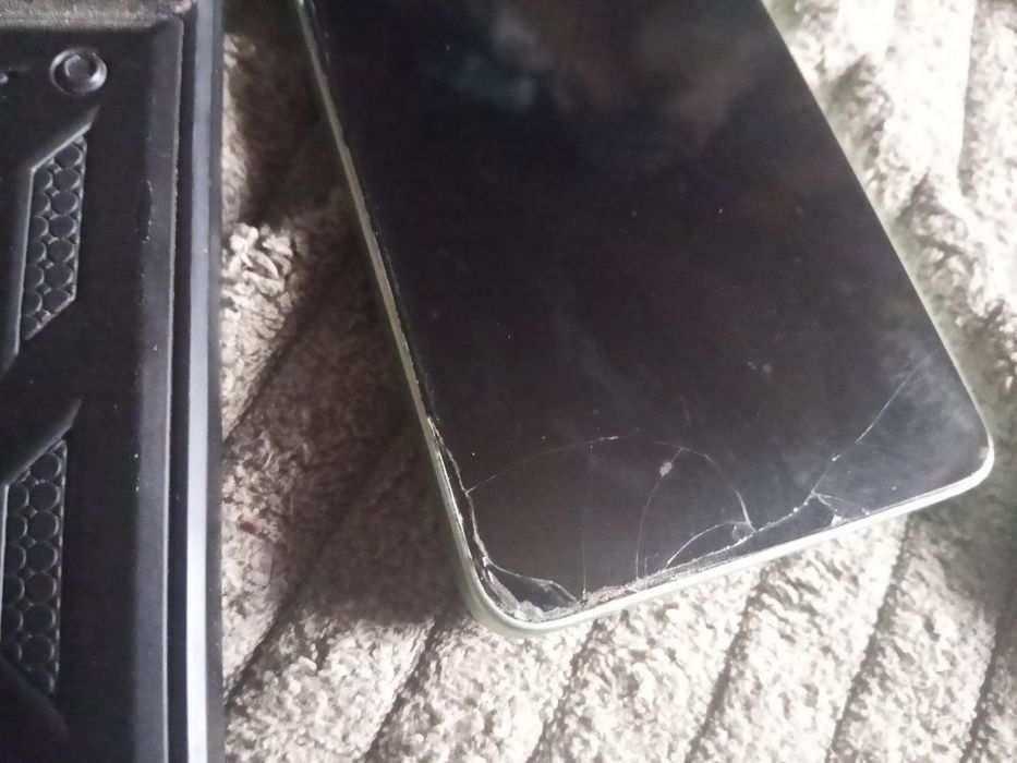 Продам Xiaomi redmy note 13 8+8 256